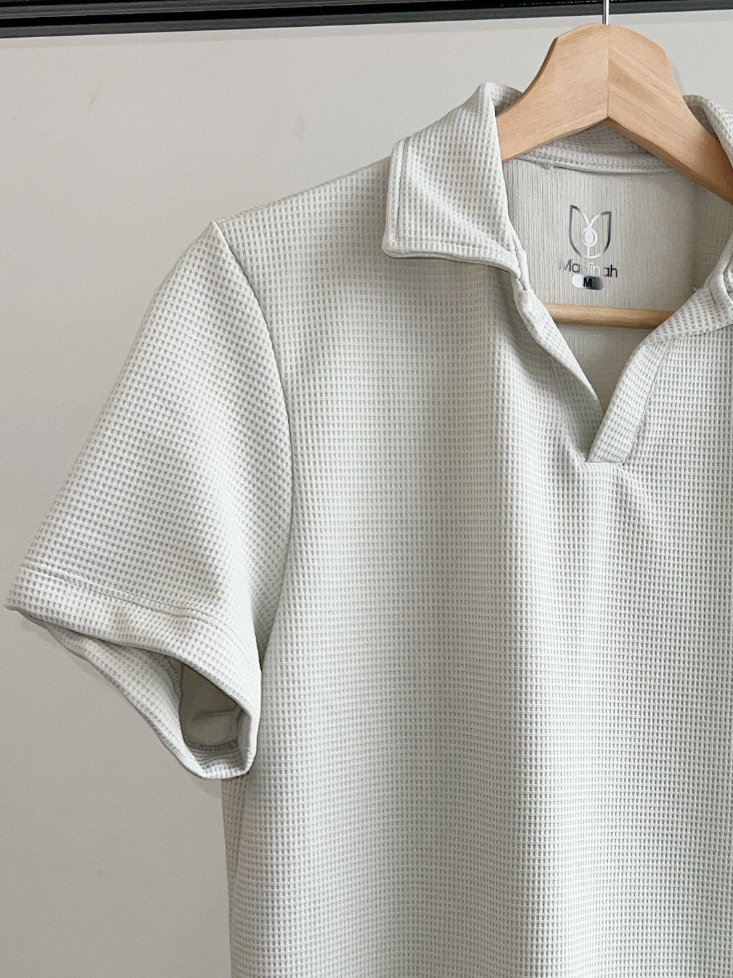 Conjunto deportivo Marfil – polo y short